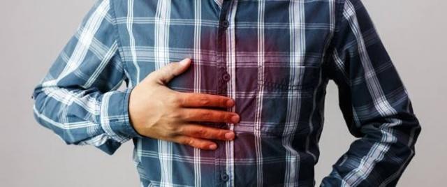 كيف تتخلص من حرقة المعدة والصدر بلا دواء؟