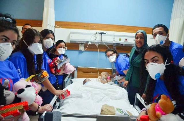 وزارة الهجرة تنظم زيارة لشباب المصريين بكندا إلى مستشفى الناس للأطفال