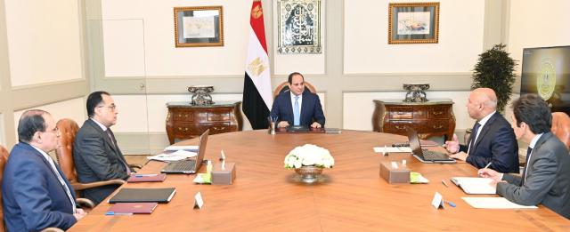 الرئيس السيسى يستعرض الموقف التنفيذي للمشروعات الحالية لوزارة النقل