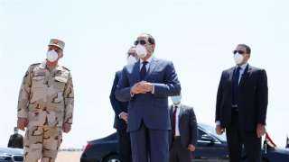  الرئيس السيسي يتفقد عناصر مكافحة...