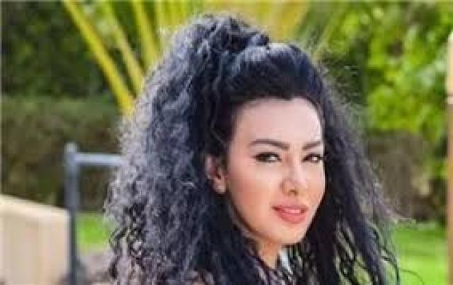 شاهد.. ميرهان حسين تتقمص شخصية بكار