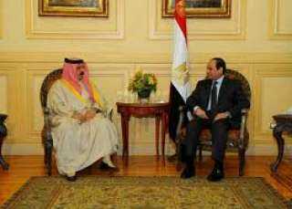 السيسي وملك البحرين يتبادلان التهنئة...