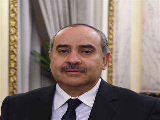 وزير الطيران يهنئ المصريين بالذكري...