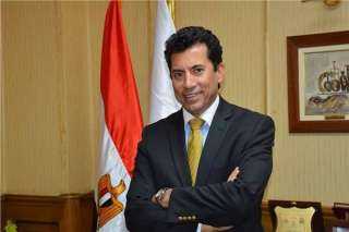 وزير الرياضة يشيد بإنجاز لاعب...