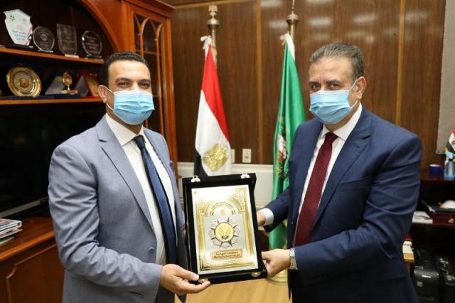 محافظ المنوفية يستقبل  رئيس جامعة مدينة  السادات  ويكرم  مدير الأمن الوطنى