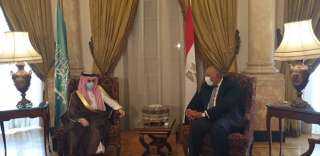 وزير الخارجية يعقد جلسة مباحثات...
