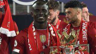 ماني يتوج بجائزة لاعب الموسم...