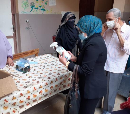 محافظ بني سويف يتابع مع وكيلة الوزارة سير امتحانات الدور الثاني للثانوية العامة في أول أيامها