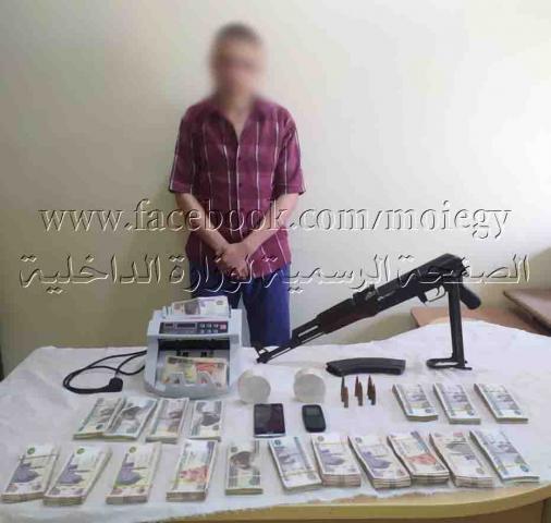 ضبط كمية من المواد المخدرة وسلاح نارى بحوزة أحد الأشخاص بالجيزة بقصد الإتجار