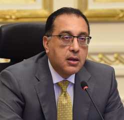 مدبولى يستعرض تقريرا لمؤسسة ”موديز”...