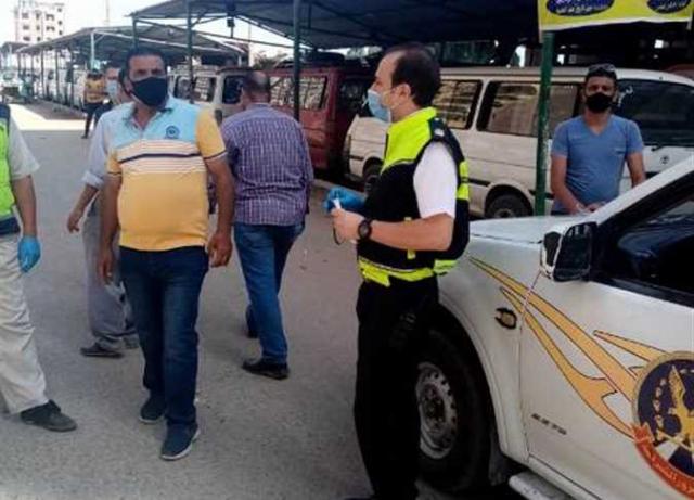 إتخاذ الإجراءات القانونية قِبل 3260 سائق نقل جماعى لعدم الإلتزام بإرتداء الكمامات الواقية خلال 24 ساعة