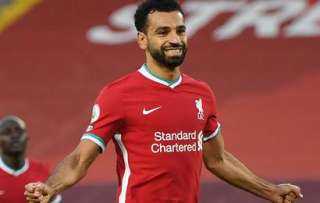 هاتريك صلاح يقود ليفربول لانتصار...