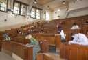 جامعة القاهرة تواصل امتحانات الدراسات...