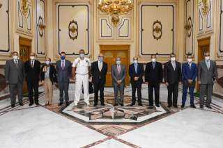 وزير الإنتاج الحربي يبحث مع...