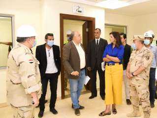 وزيرة الهجرة تتفقد مبنى الوزارة...