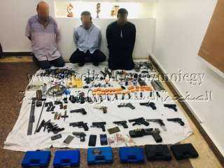 ضبط عناصر تشكيل عصابى لقيامهم...