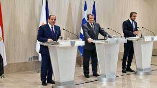 السيسي يصل أرض الوطن عقب...