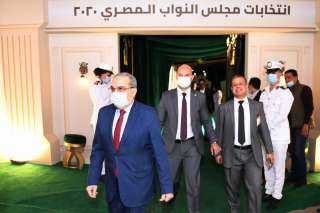 وزير الإنتاج الحربى يدلى بصوته...
