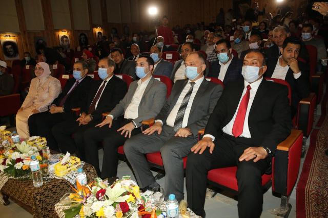 صور.. محافظ كفر الشيخ يشهد احتفالية الليلة المحمدية بالمسرح المدرسي الجديد
