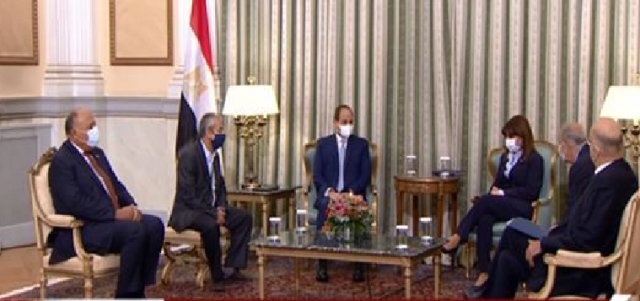 الرئيس السيسي: العلاقات المصرية اليونانية تتطور بشكل رائع وعظيم