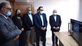   رئيس الوزراء يتفقد مشروع...