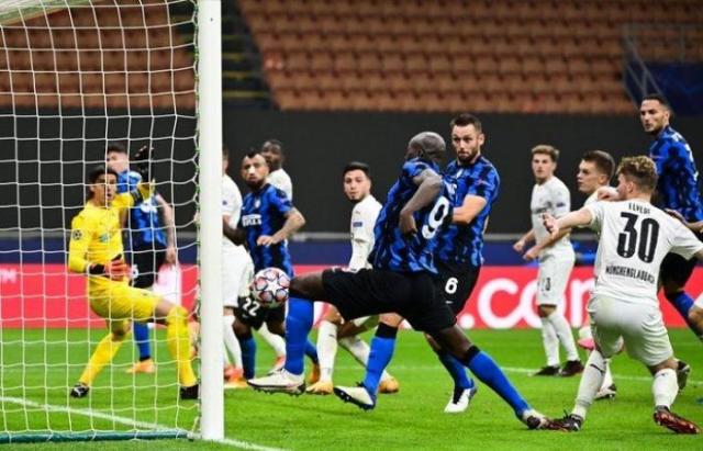 مباراة بوروسيا مونشنغلادباخ وانتر ميلان