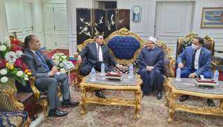 محافظ البحيرة يستقبل مفتي الديار...