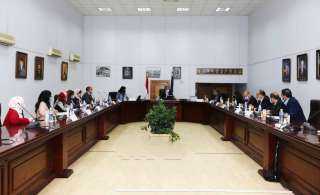 وزارة السياحة والاثار يناقش مستجدات...