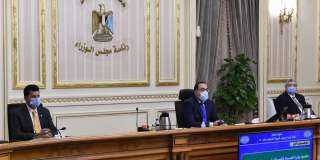 رئيس الوزراء يترأس اجتماع اللجنة...