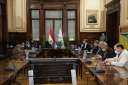 وزير الزراعة يجتمع مع فريق...