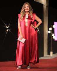 يسرا تعلن عن مرحلة تعافيها...