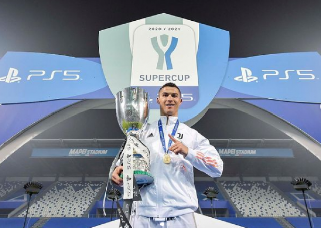 أول تعليق لرونالدو بعد تتويجه بالسوبر الإيطالي وتربعه على عرش كرة القدم