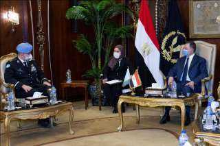 وزير الداخلية يستقبل المستشار الشرطى...