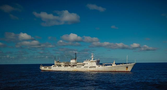 هجوم مسلح على سفينة قرب الحدود العراقية