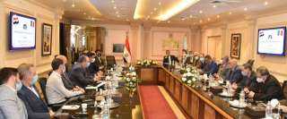 رئيس العربية للتصنيع يبحث مع...