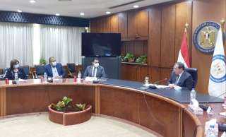 وزير البترول يستقبل وفد لجنة...