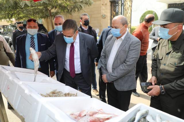 محافـظ المنوفية :4 منافـذ متحركة لبيع السلع الغذائية ” بشبين الكوم وتلا وقويسنا وبركة السبع ” بأسعار مخفضة