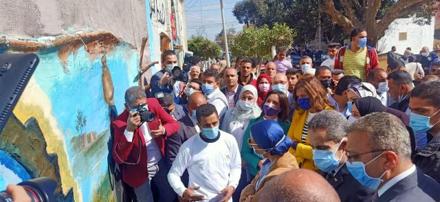 وزيرتا الهجرة والبيئة ومحافظ الغربية يطلقون حملة ”صفط تراب..  البداية” لتطوير قرى المحافظة