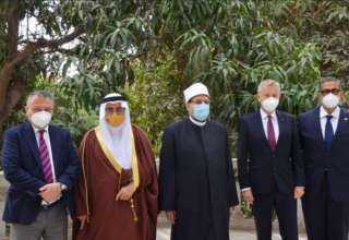 وزير الأوقاف يستقبل رئيس البرلمان...