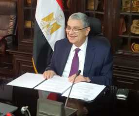 وزير الكهرباء يشارك فى أول...