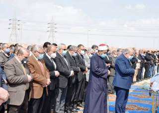 وزير التموين ومحافظ الشرقية يشاركان...