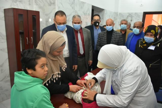 محافظ الشرقية : بدء إنطلاق الحملة القومية للتطعيم ضد مرض شلل الأطفال بمكتب صحة ثان الزقازيق