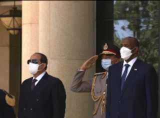 البرهان يستقبل الرئيس السيسى فى...