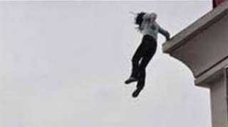 انتحار سيدة من شرفة شقة...