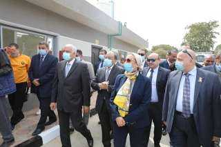 وزيرا البيئة والتنمية المحلية ومحافظ...