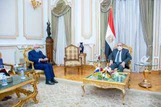 وزير الدولة للإنتاج الحربي يستقبل...
