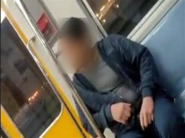 نيابة النزهة تواجه المتهم بأعمال منافية للآداب في المترو بفيديو ارتكابه الواقعة