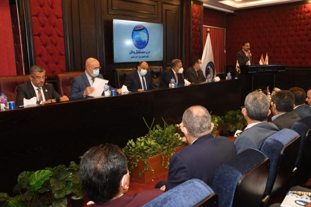 وزيرا الإسكان والتنمية المحلية يشاركان فى ندوة للحوار المجتمعى حول الضوابط التخطيطية للمدن المصرية