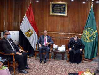 محافظ القليوبية يستقبل الام المثالية...