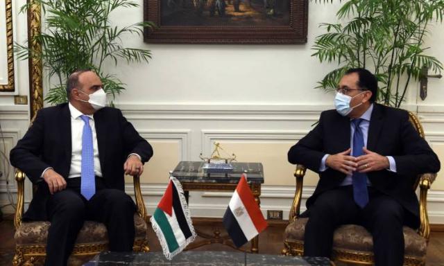 رئيسا وزراء مصر والأردن يشهدان توقيع 7 وثائق لتعزيز التعاون المشترك